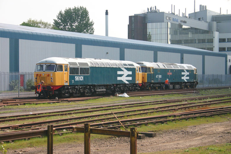 47580 is uncoupled from 56101 to runround at Welwyn up sidings before departing for Hitchin on 20/04/11, Photo by James Mansell