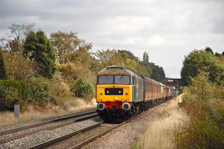 47580 with 5Z76 11:48 Lincoln - Carnforth ECS along the Doncaster avoiding lines at Bessacarr on 06/10/11, Photo by Alan Padley