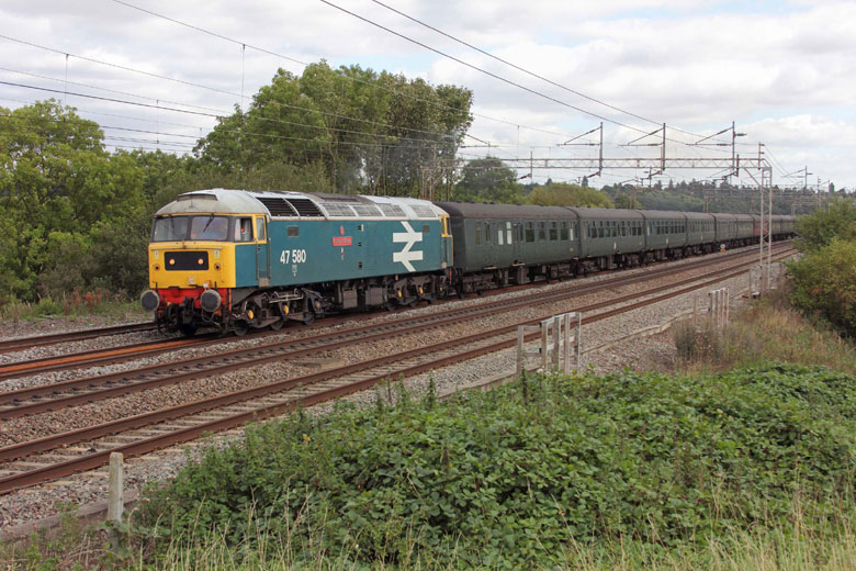 47580 approches Northampton with 5Z47 09:00 Bletchley - Carnforth ECS on 15/09/11, Photo by Andrew Chambers