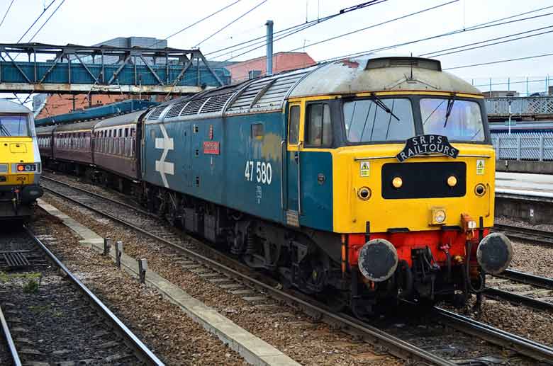 47580 passes through Doncaster with 1Z21 06:10 Linlitgow - Buxton on 08/10/11, Photo by Jack Needham