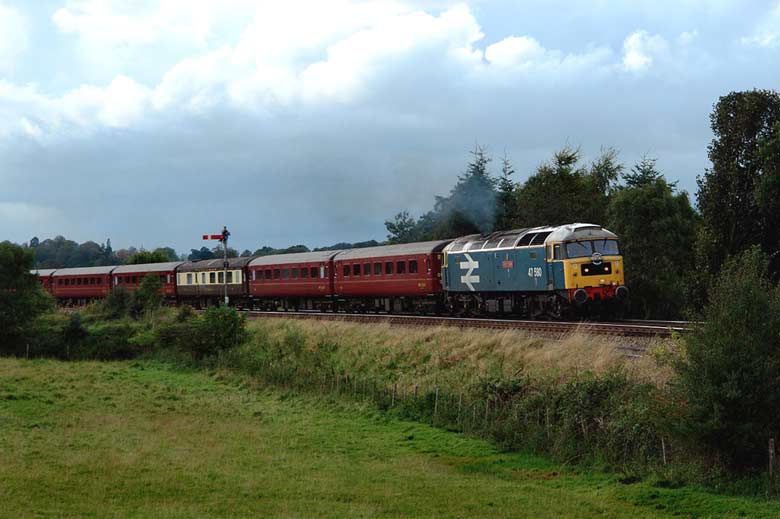 47580 rounds the curve at Great Corby with 1Z85 16:45 Carlisle - Norwich on 17/09/11, Photo by Gordon Edgar