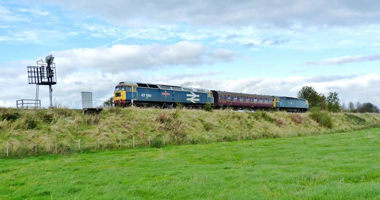 47580 approches Greenhill Jn with 5Z22 13:10 Bo'ness - Carnforth ecs on 10/10/11, Photo by John Sniegon