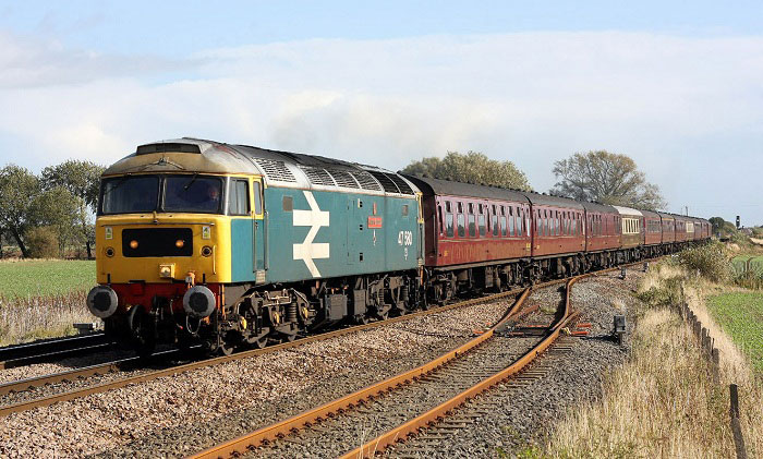 47580 passes Hagg Lane LC with 5Z76 11:48 Lincoln - Carnforth ECS on 06/10/11, Photo by Phil Precious