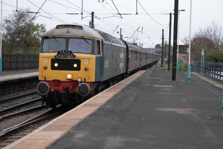 47580 arrives at Morpeth with 1Z21 06:10 Linlitgow - Buxton on 08/10/11, Photo by Andrew Dutton