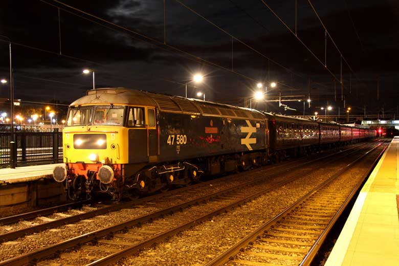 47580 before departing Northampton with 5Z44 22:33 to Coventry on 13/08/11, Photo by Mark Beal