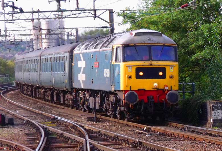 47580 approches Northampton with 5Z47 09:00 Bletchley - Carnforth ECS on 15/09/11, Photo by Nigel Gould