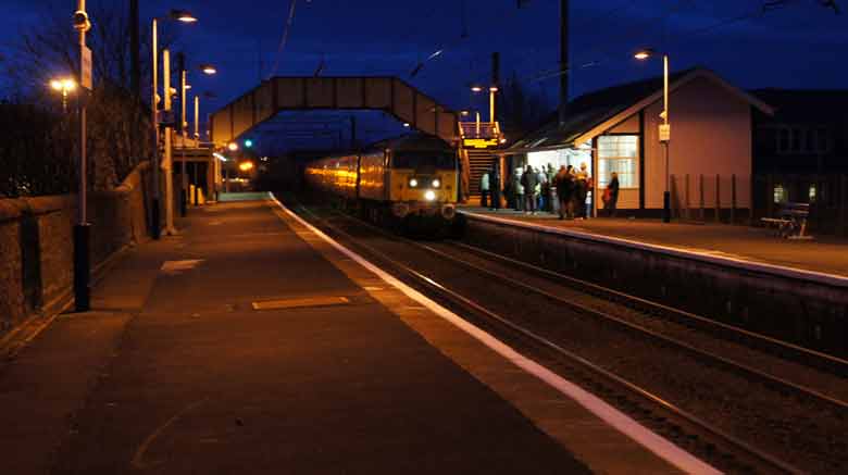 47580 arrives at Prestwick with 1Z47 07:26 Ayr - York on 22/10/11, Photo by Scott