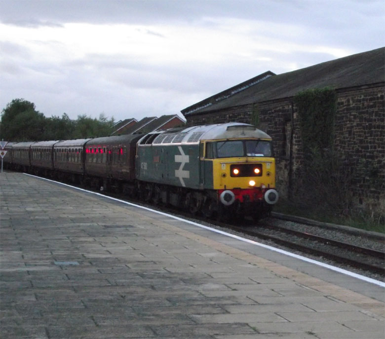 47580 arrives at Wrexham with the return working 1Z34 16:20 Ravenglass � Wolverhampton on 06/08/11, Photo by John Mathers