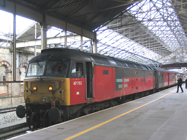 47732 at Crewe awaiting departure of 1D75 15:27 to Holyhead on 25/03/04, Photo by Rowan Crawshaw