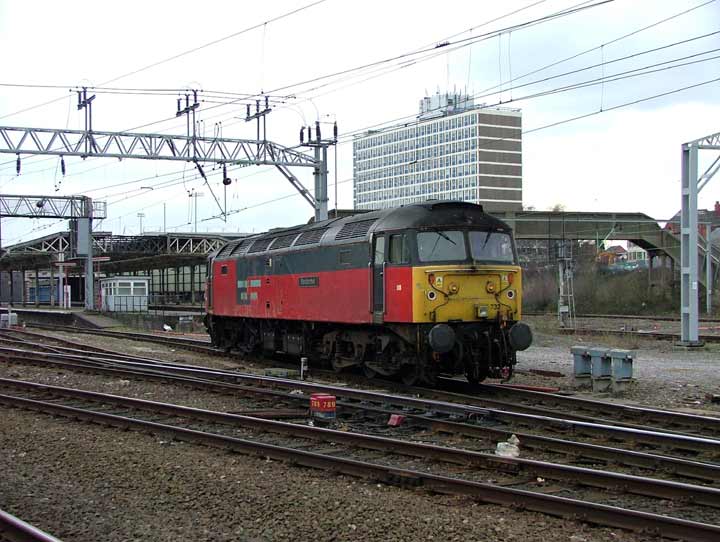 47732 runs round 1D75 15:27 Crewe - Holyhead on 25/03/04, Photo by Simon Pedley